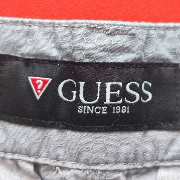 Guess casual flat front short light grey men's size 30 - Picture 4 of 9